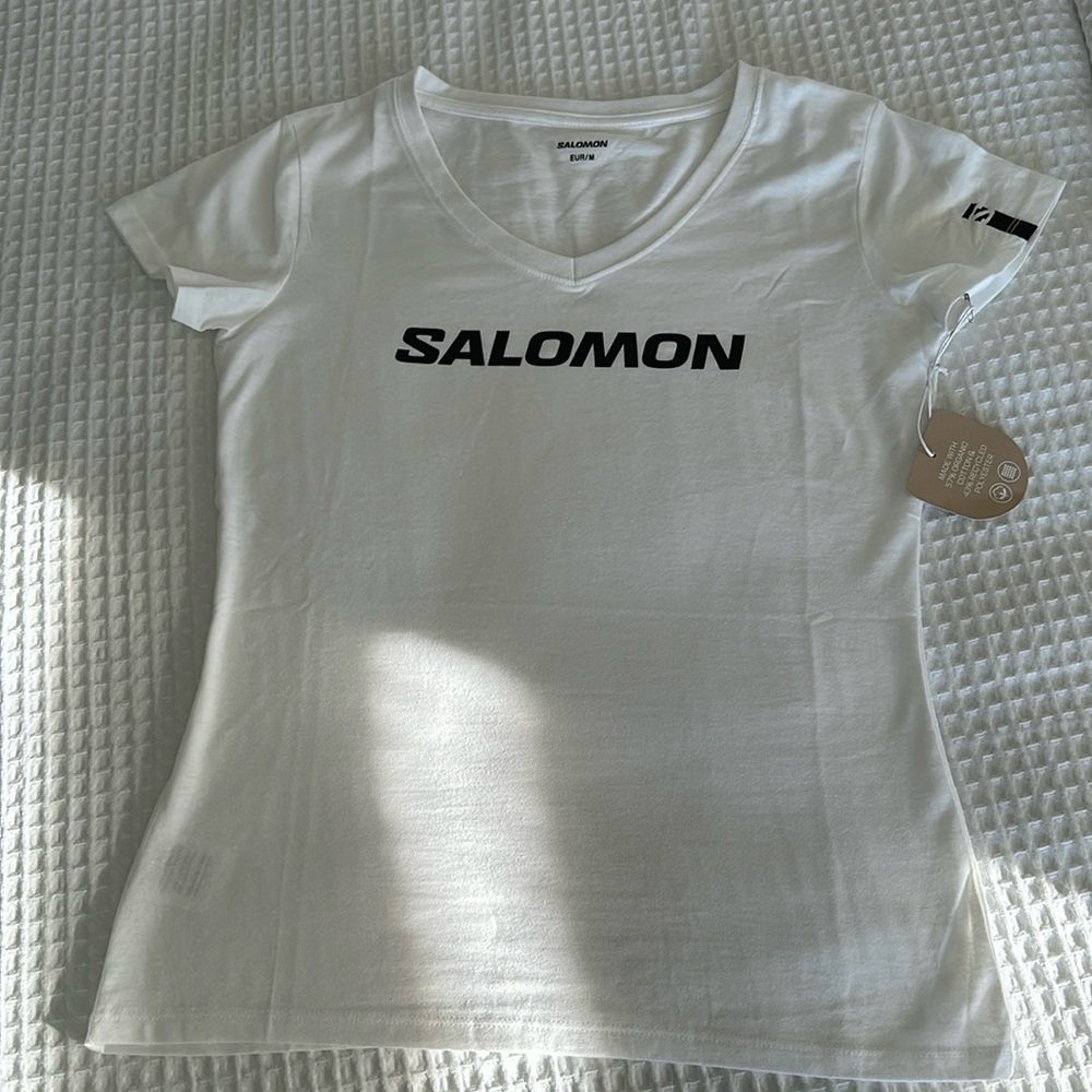 Brand new Solomon women’s V-neck